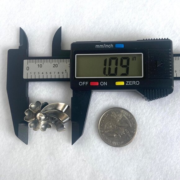 VTG Sterling Silver 925 3 Dimensional Rose Flower Ribbon 1" Stud Earrings - Picture 14 of 16